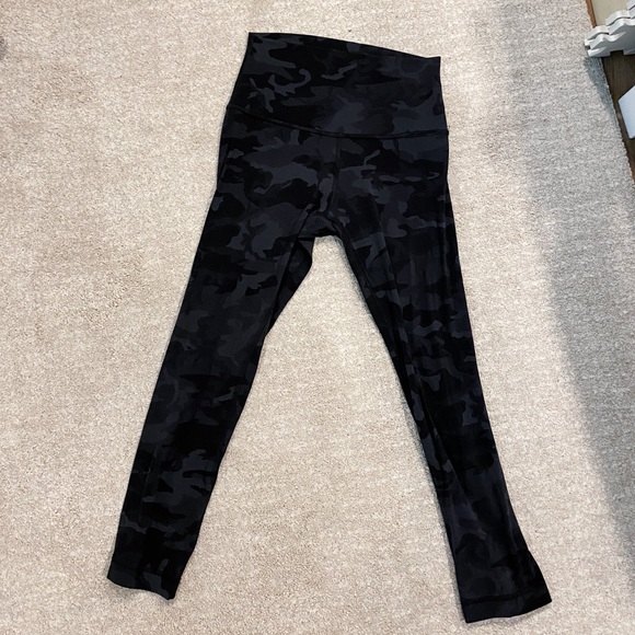 Lululemon Aligns camo coal multi - Picture 6 of 6